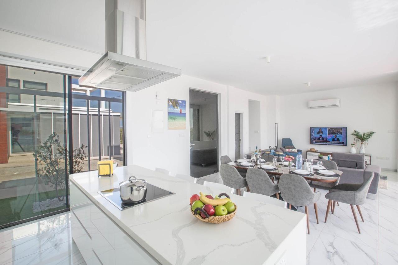 Anassa Seaview Villa - Stunning Panoramic Views โปรทาราส ภายนอก รูปภาพ